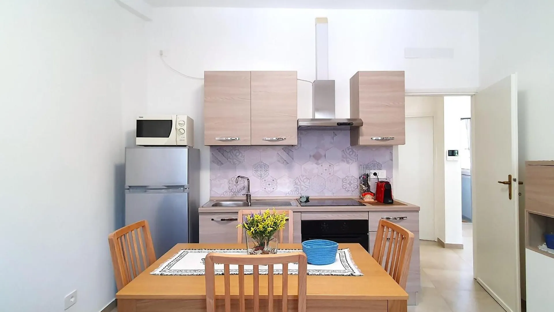 Modern Two-Room Apartment Luino Italien