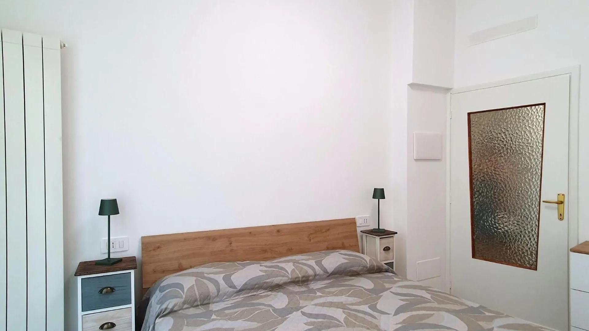 Modern Two-Room Apartment Luino 0*,  Italien