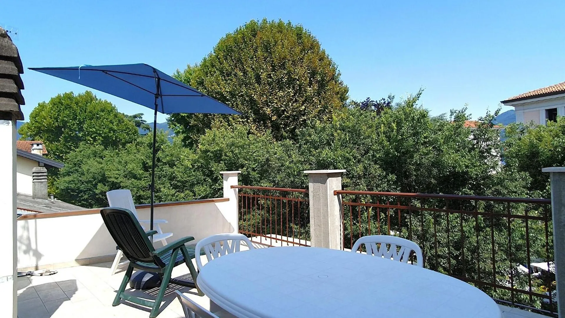 Modern Two-Room Apartment Luino
