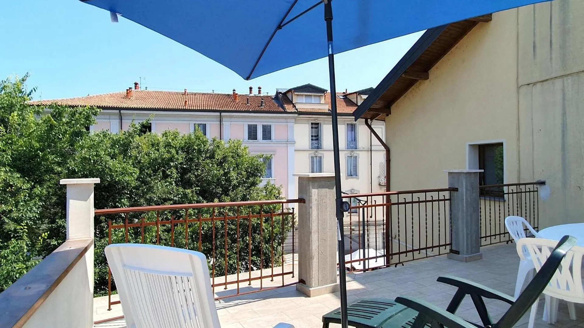 Modern Two-Room Apartment Luino