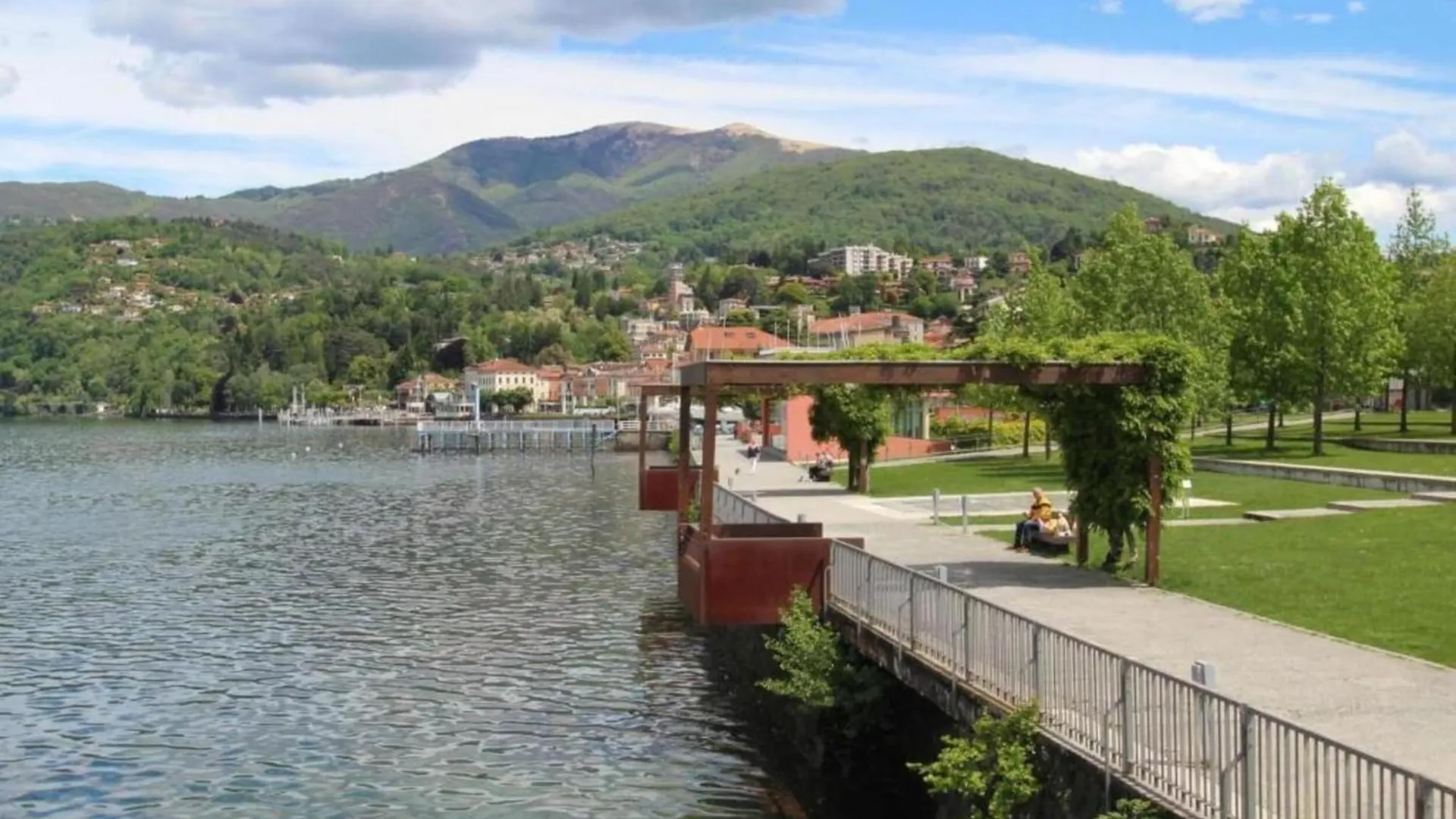 Modern Two-Room Apartment Luino