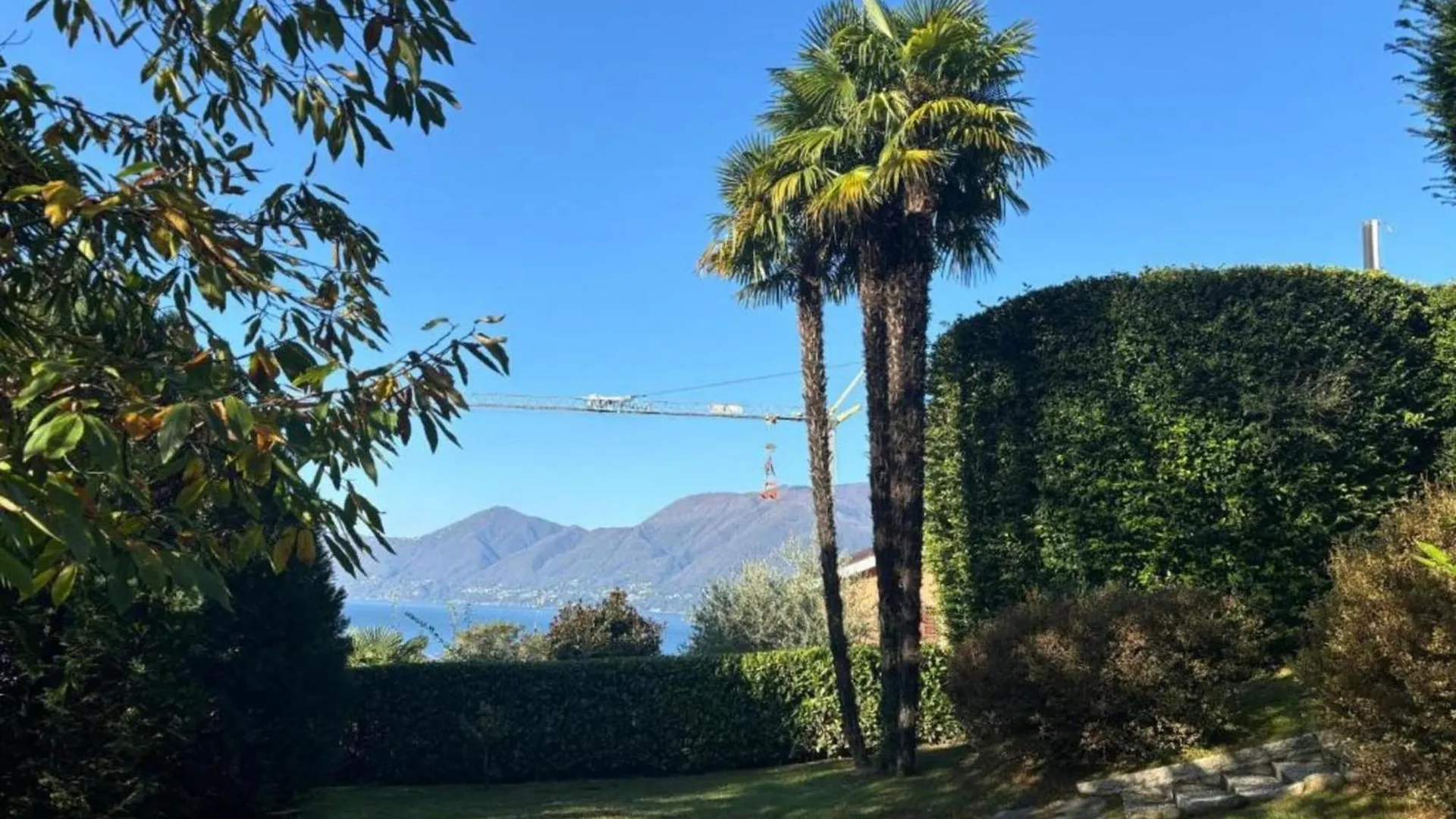 Modern Two-Room Apartment Luino Italien